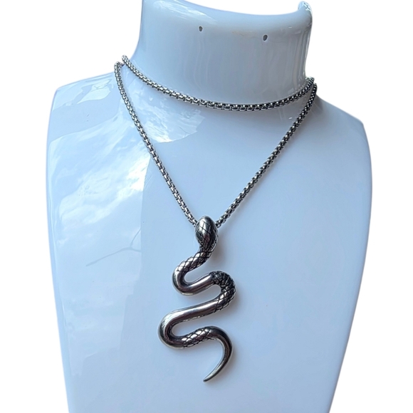 other Jewelry - New Stainless Steel Snake Chain Necklace for Reptile Lovers